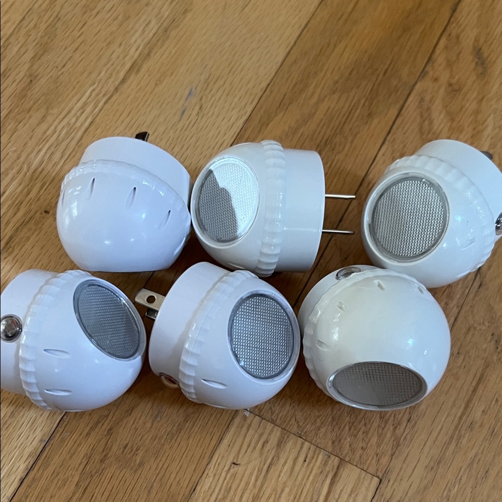 LOT SET of 6 INTERTEK Like New LED Dusk-Dawn White Night Light w/LED Glow GUC ❤️